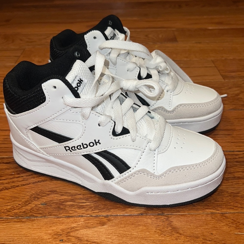 REEBOX BB4500 basketball sneaker